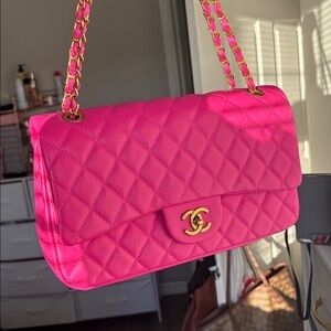 NEED GONE 💥💥Chanel Fuchsia Quilted Shoulder Bag
